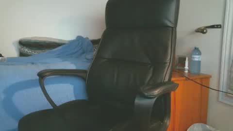 shyboyhugecum2020 online show from September 29, 2025, 2:27 am