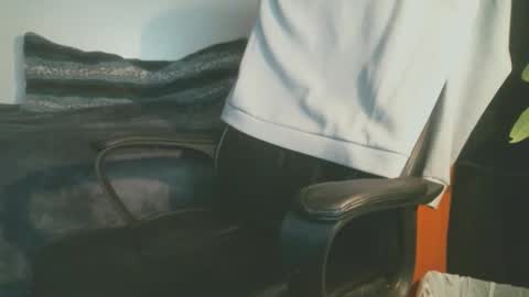 shyboyhugecum2020 online show from December 22, 2025, 4:31 am