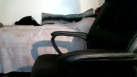 shyboyhugecum2020 online show from July 27, 2026, 12:06 am