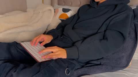 shydude666 online show from December 3, 2025, 10:41 pm