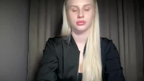 Snapshot of shyfox02 chatting on March 26, 2026, 6:02 pm Shy Fox online show from March 26, 2026, 6:02 pm