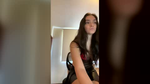 shylatinalove online show from May 29, 2026, 1:53 pm