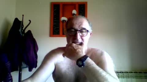 shymmy10 online show from April 18, 2026, 11:14 am