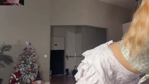 Snapshot of shyrubate chatting on January 21, 2025, 5:16 am Aurora online show from January 21, 2025, 5:16 am