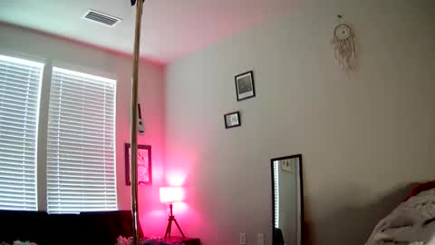 Snapshot of shyy_petitebaby chatting on April 24, 2026, 5:26 pm shypetitebaby online show from April 24, 2026, 5:26 pm