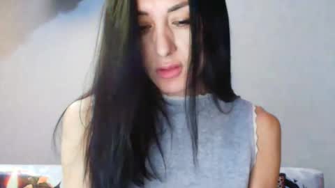 Siaconna online show from October 25, 2025, 7:27 am