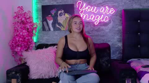 siamarlin online show from November 4, 2025, 10:31 pm