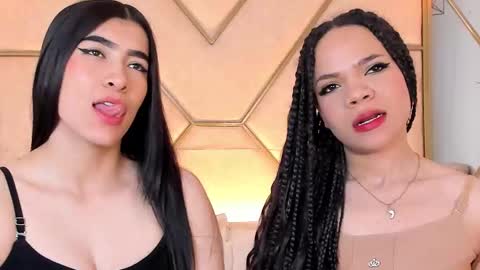 Siara and Zoe tattoo online show from December 18, 2025, 11:00 pm