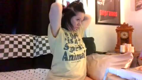 Snapshot of sidneyraee chatting on July 16, 2026, 4:13 pm Mrs. St. Patrickk online show from July 16, 2026, 4:13 pm