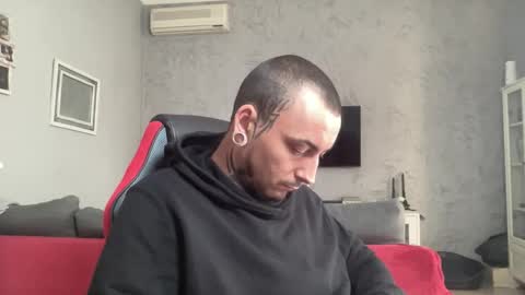 sidvicious23cm online show from March 3, 2026, 11:05 am