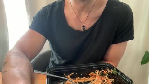 sie273 online show from December 13, 2024, 8:15 pm