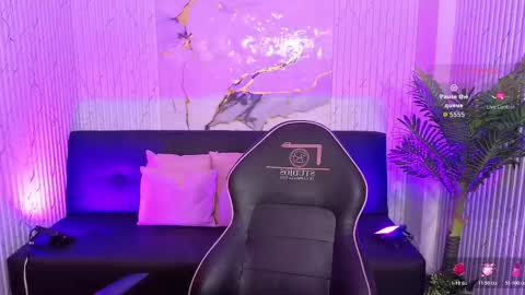 Snapshot of siena_tay chatting on March 4, 2026, 12:11 pm Siena online show from March 4, 2026, 12:11 pm