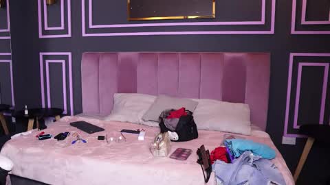 Siena online show from April 8, 2026, 7:14 pm