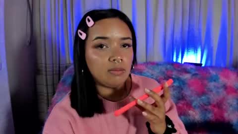 sienna_lux01 online show from June 5, 2026, 3:02 am
