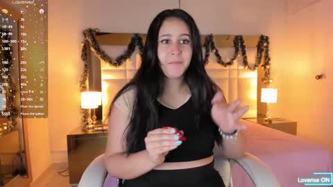 Sienna  online show from December 3, 2025, 11:30 am