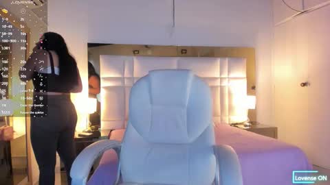 Sienna  online show from January 6, 2026, 12:09 pm