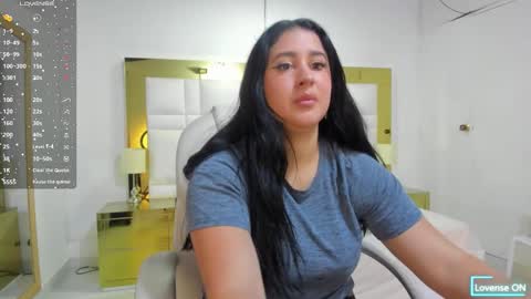 Sienna  online show from January 10, 2026, 11:23 am