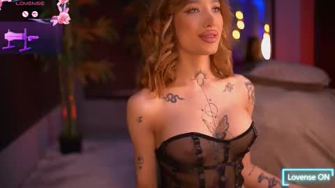 Sienna online show from October 22, 2025, 5:34 pm