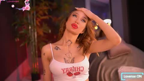 Sienna online show from November 4, 2025, 6:40 pm