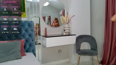 Sienna online show from November 11, 2025, 5:40 am