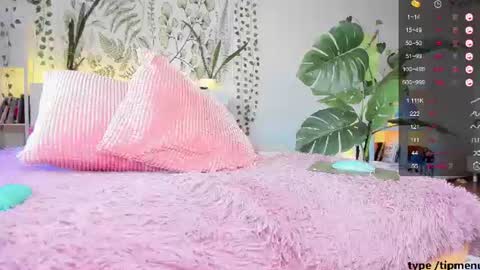Snapshot of sierra_diamond chatting on June 12, 2026, 6:18 pm Si online show from June 12, 2026, 6:18 pm