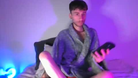 siiimon777 online show from March 23, 2026, 3:32 am