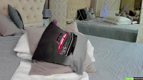 SilasCollins online show from October 15, 2025, 4:01 am