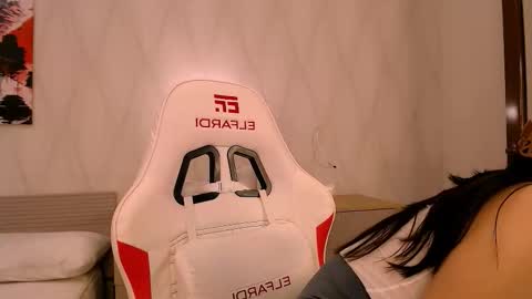 silk_ann online show from November 1, 2025, 5:09 am