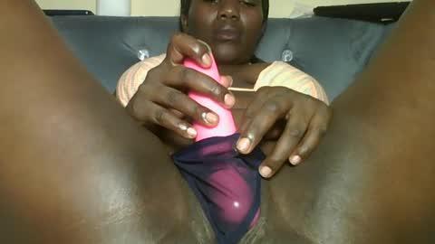 Snapshot of silky_aura chatting on June 17, 2026, 7:26 pm Memoo online show from June 17, 2026, 7:26 pm