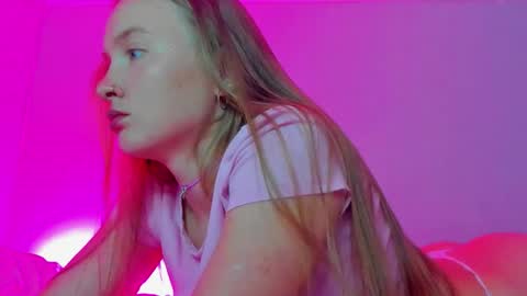 Mila online show from September 10, 2025, 8:14 am