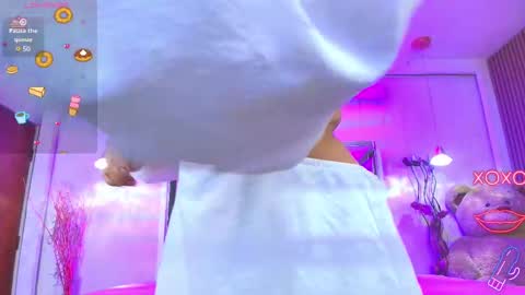 SIlvana  online show from March 5, 2025, 12:33 pm