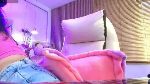 SIlvana  online show from March 6, 2025, 1:03 pm