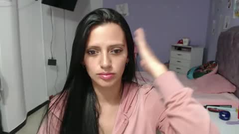 Snapshot of silvanaroberts_ chatting on January 5, 2025, 4:58 am Rouse online show from January 5, 2025, 4:58 am