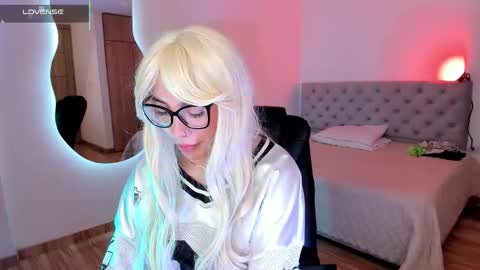 Silvanna online show from March 14, 2026, 4:23 pm