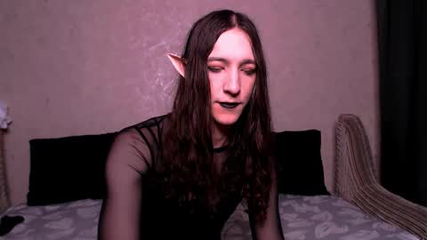 silvermuse online show from October 28, 2025, 8:11 pm