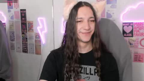 silvermuse online show from April 1, 2026, 10:40 pm