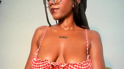 Snapshot of silverosequeen chatting on May 9, 2026, 5:45 am silverosequeen online show from May 9, 2026, 5:45 am