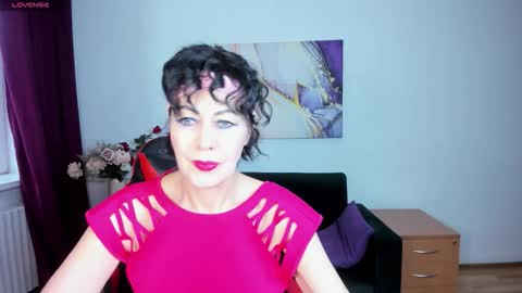 Silvia Wallec online show from April 24, 2026, 5:32 am