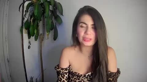 Snapshot of silviecollins chatting on January 9, 2025, 12:14 am Silvie online show from January 9, 2025, 12:14 am