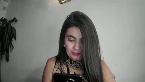 Snapshot of silviecollins chatting on February 16, 2025, 10:54 pm Silvie online show from February 16, 2025, 10:54 pm