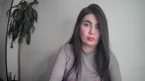 Snapshot of silviecollins chatting on February 20, 2025, 5:44 am Silvie online show from February 20, 2025, 5:44 am