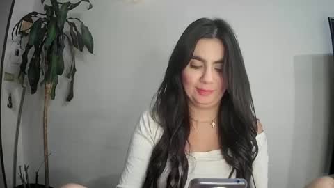 Snapshot of silviecollins chatting on March 12, 2025, 2:30 am Silvie online show from March 12, 2025, 2:30 am