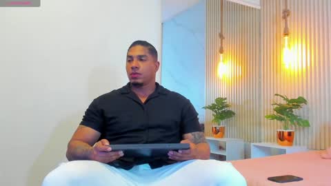 Snapshot of simeone_panda chatting on January 10, 2025, 12:04 pm simeone_panda online show from January 10, 2025, 12:04 pm