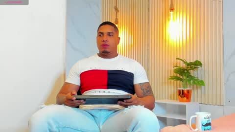 Snapshot of simeone_panda chatting on January 21, 2025, 11:46 am simeone_panda online show from January 21, 2025, 11:46 am