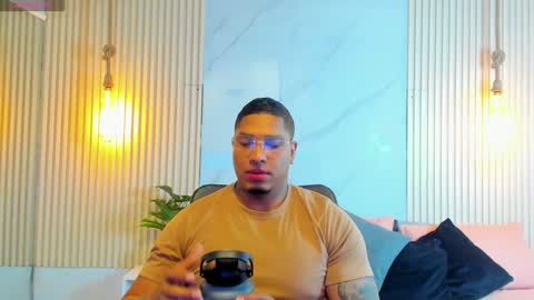 Snapshot of simeone_panda chatting on January 29, 2025, 12:02 pm simeone_panda online show from January 29, 2025, 12:02 pm
