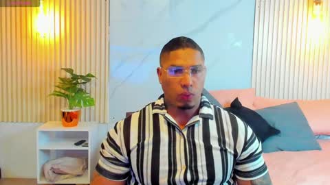 Snapshot of simeone_panda chatting on February 2, 2025, 12:35 pm simeone_panda online show from February 2, 2025, 12:35 pm