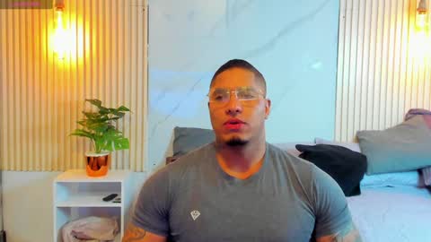 Snapshot of simeone_panda chatting on February 3, 2025, 12:03 pm simeone_panda online show from February 3, 2025, 12:03 pm