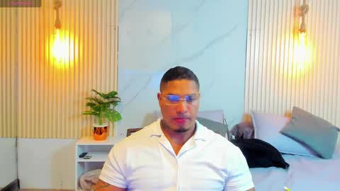 Snapshot of simeone_panda chatting on February 14, 2025, 11:53 am simeone_panda online show from February 14, 2025, 11:53 am