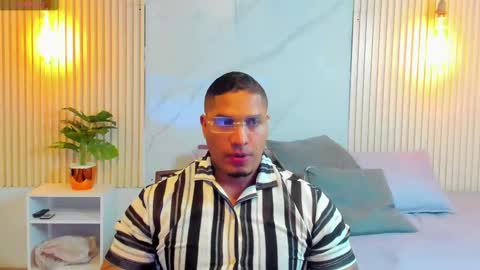 Snapshot of simeone_panda chatting on February 18, 2025, 1:11 pm simeone_panda online show from February 18, 2025, 1:11 pm