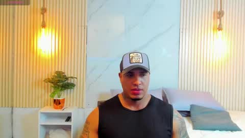 Snapshot of simeone_panda chatting on March 1, 2025, 12:23 pm simeone_panda online show from March 1, 2025, 12:23 pm